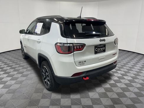 Used 2025 Jeep Compass Trailhawk AWD/4WD image 5