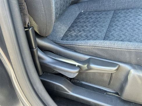 Used 2022 Chevrolet Equinox LT image 40