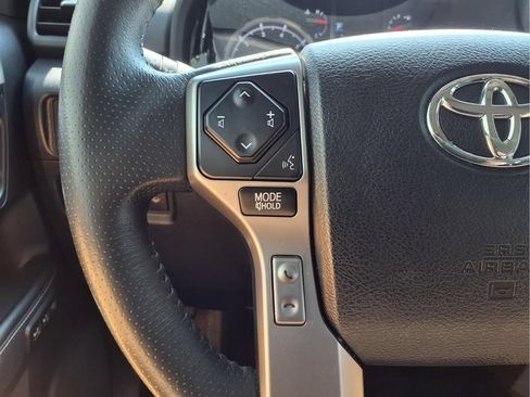 Used 2022 Toyota 4Runner Limited AWD/4WD image 13