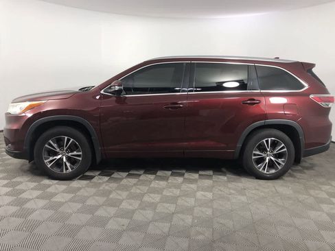 Used 2016 Toyota Highlander XLE image 5