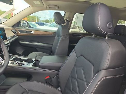 New 2026 Volkswagen Atlas SE FWD image 19