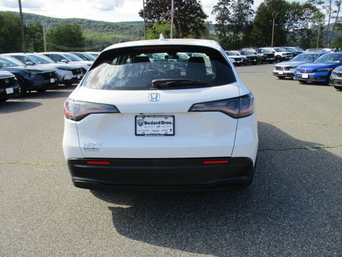 Certified 2024 Honda HR-V LX image 6