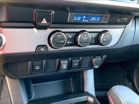 Used 2023 Toyota Tacoma SR5 RWD image 31