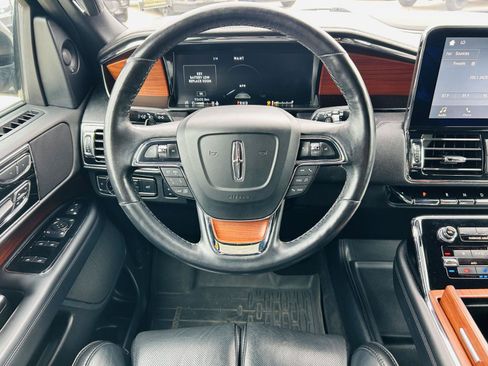 Used 2019 Lincoln Navigator Reserve AWD/4WD image 21