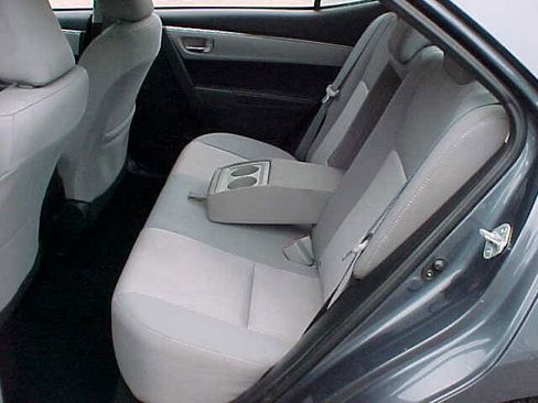 Used 2015 Toyota Corolla LE image 10