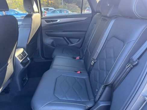 Used 2025 Volkswagen Atlas Cross Sport SE image 22