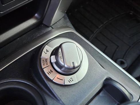 Used 2019 Toyota 4Runner SR5 image 12