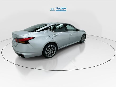 Used 2023 Nissan Altima 2.5 SL image 2