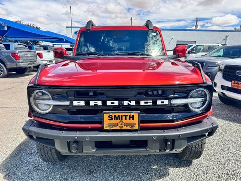 Used 2024 Ford Bronco Outer Banks image 2