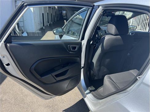 Used 2014 Ford Fiesta SE image 10