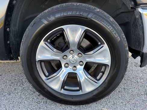 Used 2019 RAM 1500 Laramie AWD/4WD image 26
