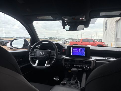 Used 2024 Toyota Tacoma TRD Sport w/ TRD Sport Upgrade Package image 27