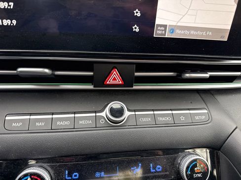 Used 2024 Hyundai Elantra SEL FWD image 37