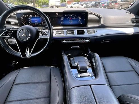 Used 2025 Mercedes-Benz GLS 450 4MATIC image 6