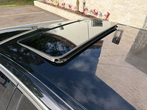 Used 2016 Mercedes-Benz E 350 Sedan image 23