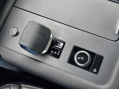 Used 2025 Land Rover Discovery Dynamic SE AWD/4WD image 30