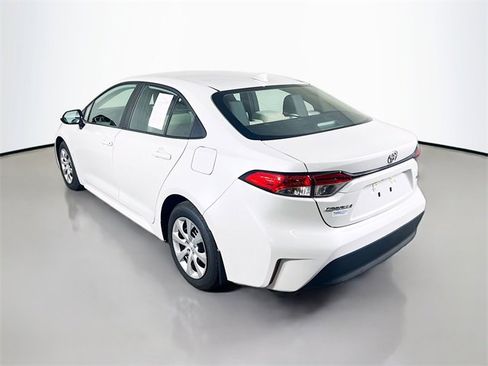 Used 2025 Toyota Corolla LE image 5