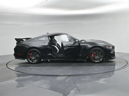 Certified 2021 Ford Mustang Shelby GT500 w/ Carbon Fiber Track Pack RWD image 3