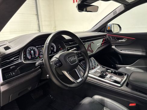 Used 2023 Audi Q8 Prestige w/ Prestige Package image 11