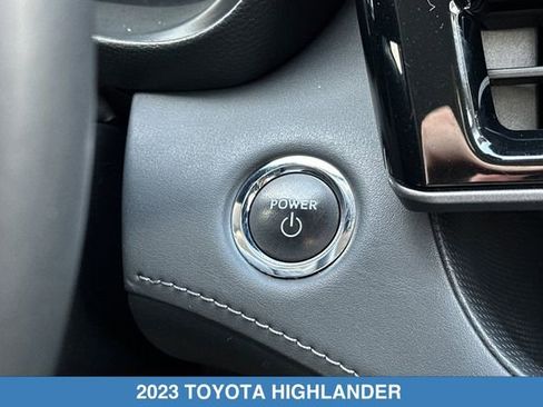 Used 2023 Toyota Highlander Limited AWD/4WD image 25