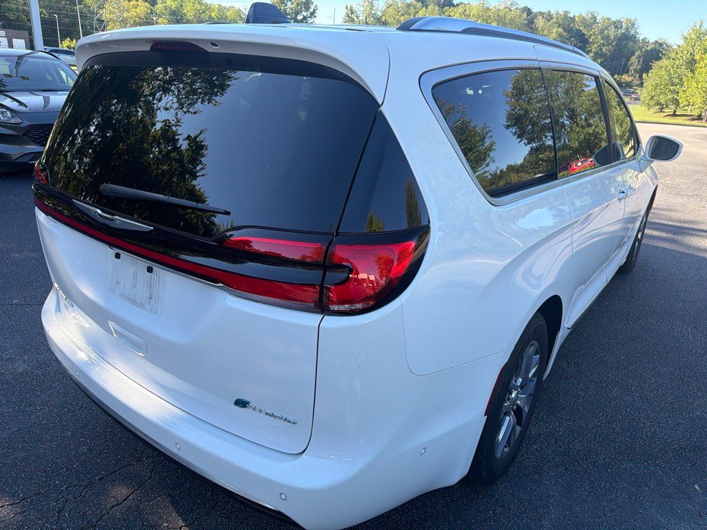 Used 2024 Chrysler Pacifica Pinnacle FWD image 5
