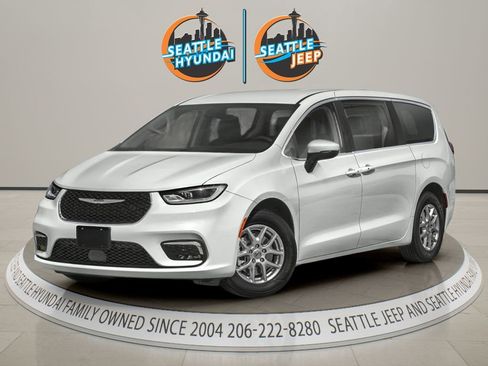 Used 2023 Chrysler Pacifica Touring-L FWD image 1