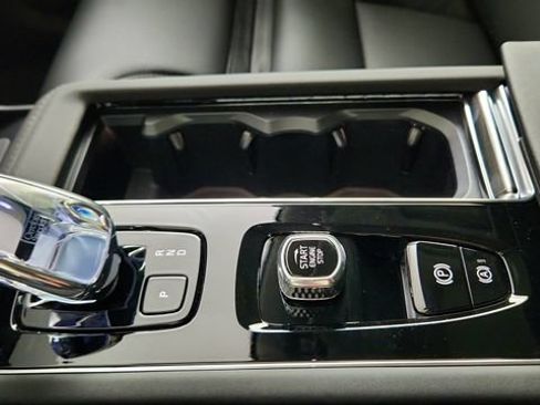 New 2026 Volvo XC90 T8 Ultra w/ Protection Package AWD/4WD image 17