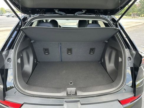 Used 2023 Chevrolet Bolt EUV Premier image 8