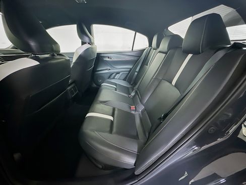 Used 2025 Toyota Camry SE image 29