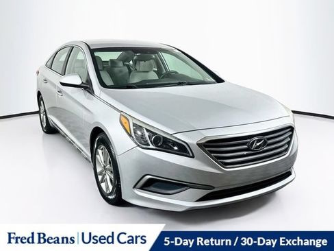 Used 2017 Hyundai Sonata SE FWD image 1