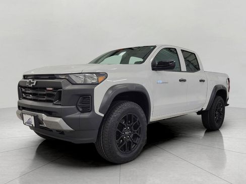 Used 2023 Chevrolet Colorado Trail Boss w/ LPO, Dark Essentials Package AWD/4WD image 3
