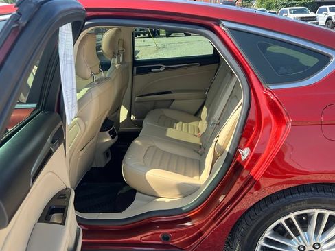 Used 2014 Ford Fusion SE w/ Equipment Group 202A FWD image 17