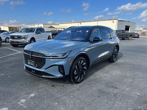 New 2026 Lincoln Nautilus Reserve w/ Jet Appearance Package image 3