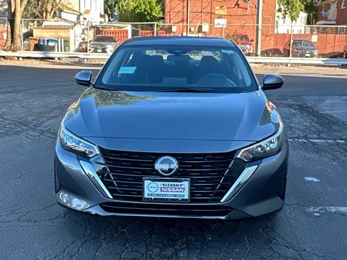 New 2025 Nissan Sentra SV image 2