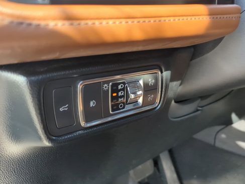 Used 2021 Lincoln Aviator Reserve w/ Equipment Group 201A image 17