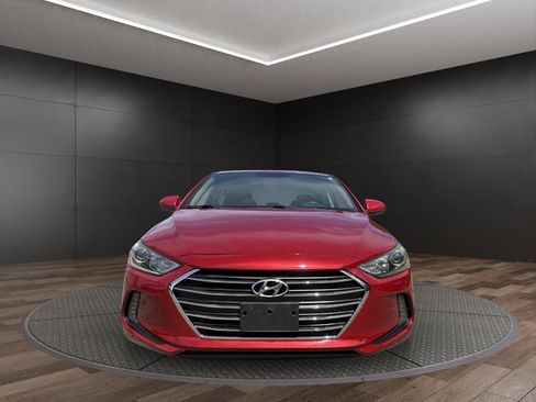 Used 2017 Hyundai Elantra SE w/ SE A/T Tech Package 03 FWD image 3