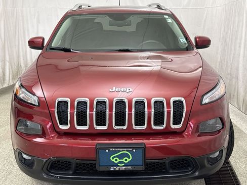 Used 2017 Jeep Cherokee Latitude w/ Comfort/Convenience Group image 4