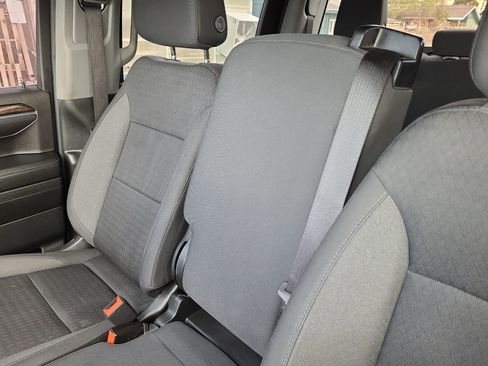 Used 2023 GMC Sierra 1500 SLE image 28