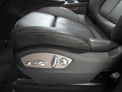 Used 2026 Porsche Macan image 23