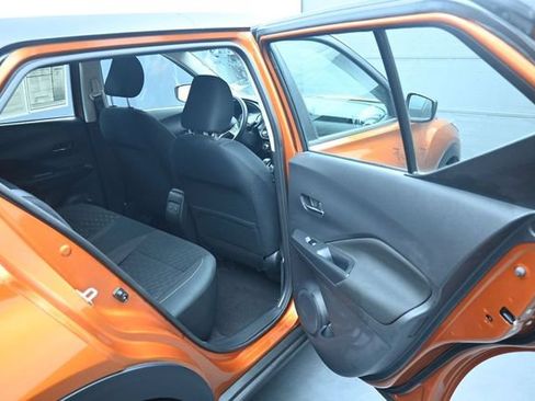 Used 2024 Nissan Kicks SV FWD image 11