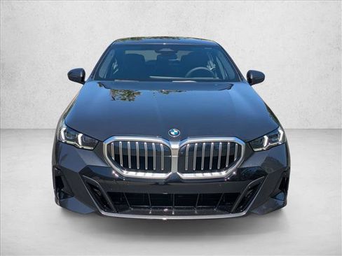 Used 2026 BMW 530i xDrive w/ M Sport Package AWD/4WD image 2