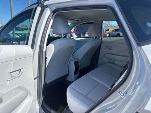 Used 2025 Hyundai Kona SEL image 19