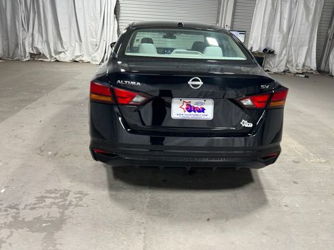 Used 2024 Nissan Altima 2.5 SV FWD image 6