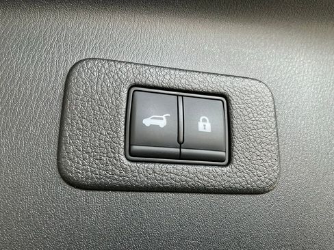 Used 2024 Nissan Armada Platinum w/ Captain's Chairs Package image 21