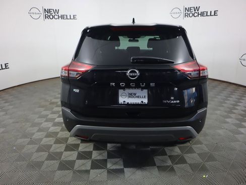 Used 2023 Nissan Rogue SV image 6
