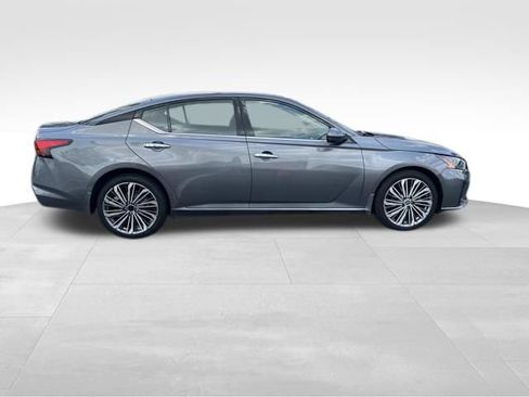 Used 2024 Nissan Altima 2.5 SL AWD/4WD image 8