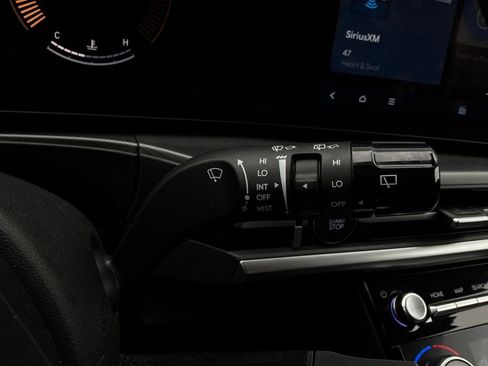 Used 2025 Hyundai Santa Fe SEL FWD image 38
