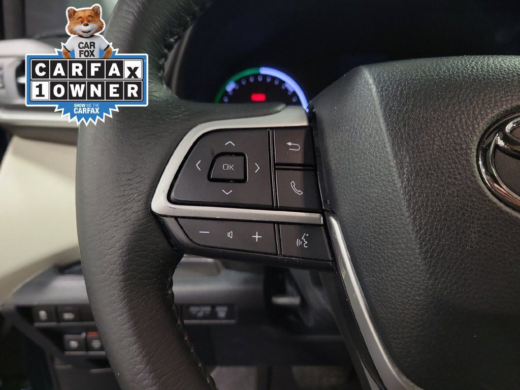 Used 2022 Toyota Sienna XLE FWD image 26