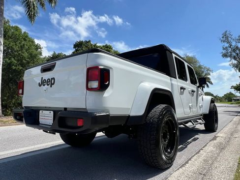 Used 2020 Jeep Gladiator Sport w/ Quick Order Package 24S image 7