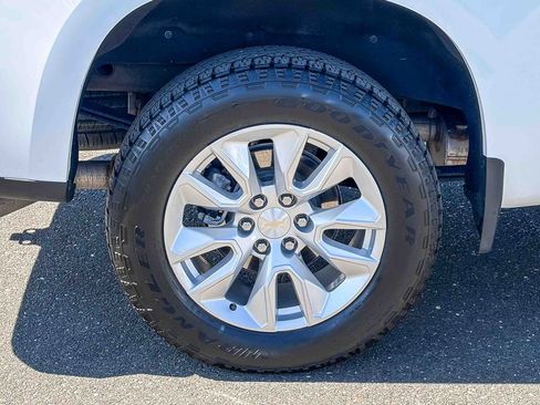 Used 2024 Chevrolet Silverado 1500 Custom image 15